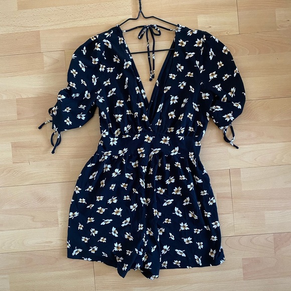 TOPSHOP Floral Romper - Picture 1 of 5